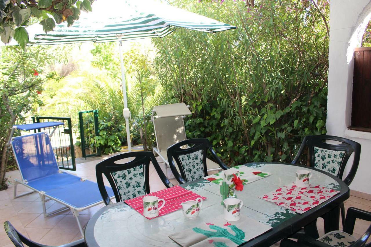Flamingos in the desert Villasimius Exterior foto